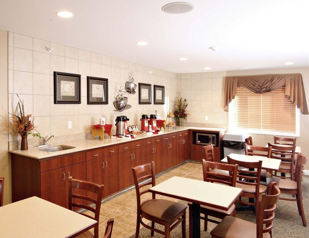 Grandstay Hotel & Suites Perham エクステリア 写真