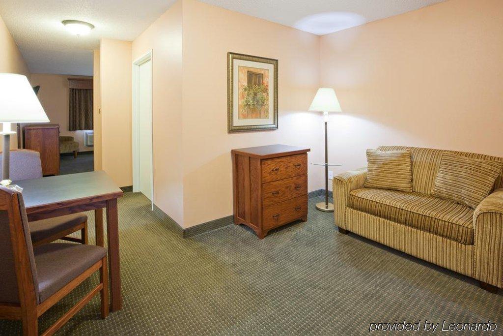 Grandstay Hotel & Suites Perham エクステリア 写真