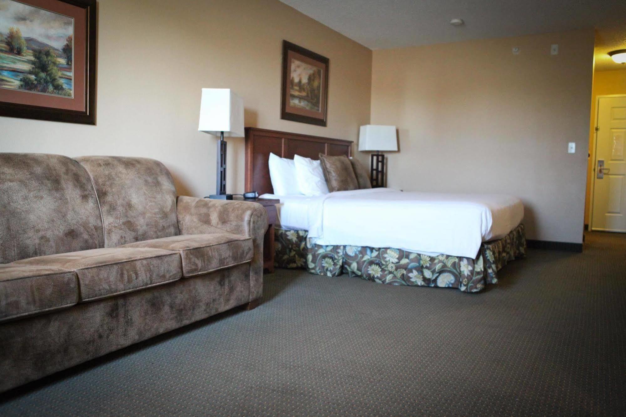 Grandstay Hotel & Suites Perham エクステリア 写真
